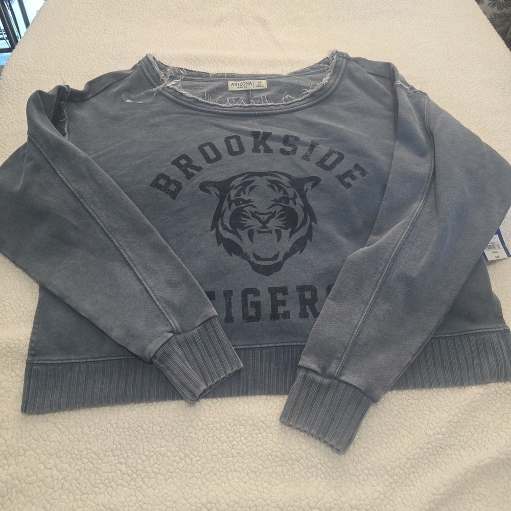 Women Brookside Tigers Distressed Raw Edge Cozy Casual Collegiate Sweatshirt XS